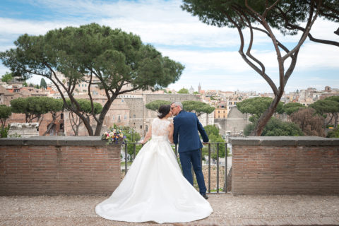 coppia sposi con vista su Roma